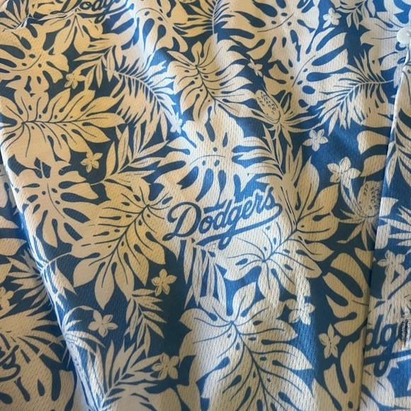 COPY - Dodger shirt - Picture 4 of 9